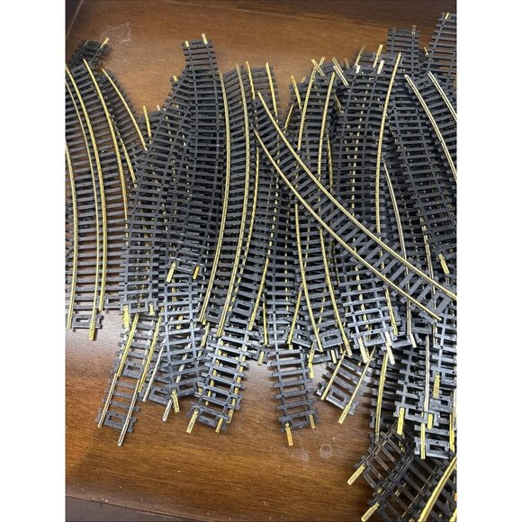 Atlas HO Scale Train Tracks Lot Of 78 pieces Curved Snap brass Tracks - Picture 8 of 8